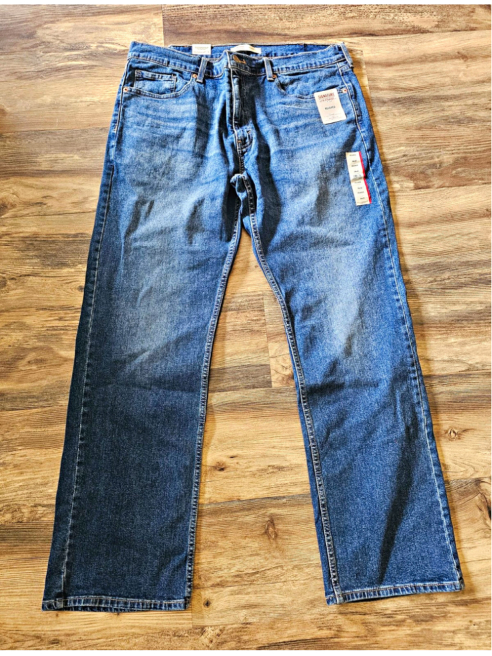 NWT Signature by Levi Strauss Men's Relaxed Fit Jeans Blue Wash W38 L32 38x32